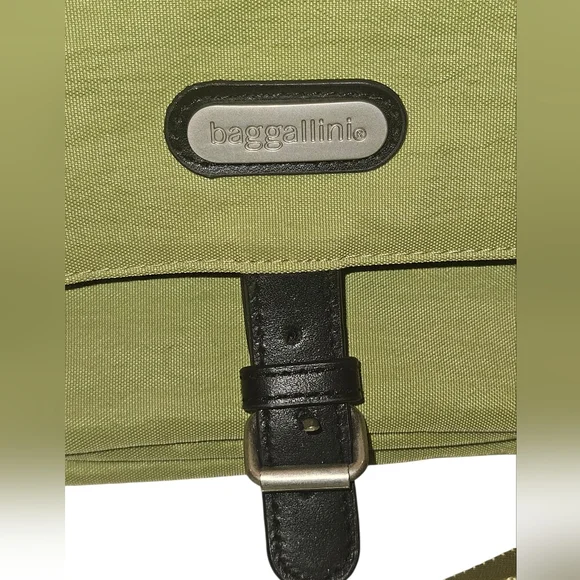 Baggallini Green and Black Messenger Bag - Picture 3 of 16